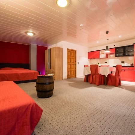 Hotel Weinschloesschen Im Weingut Roos Ilbesheim Exteriér fotografie