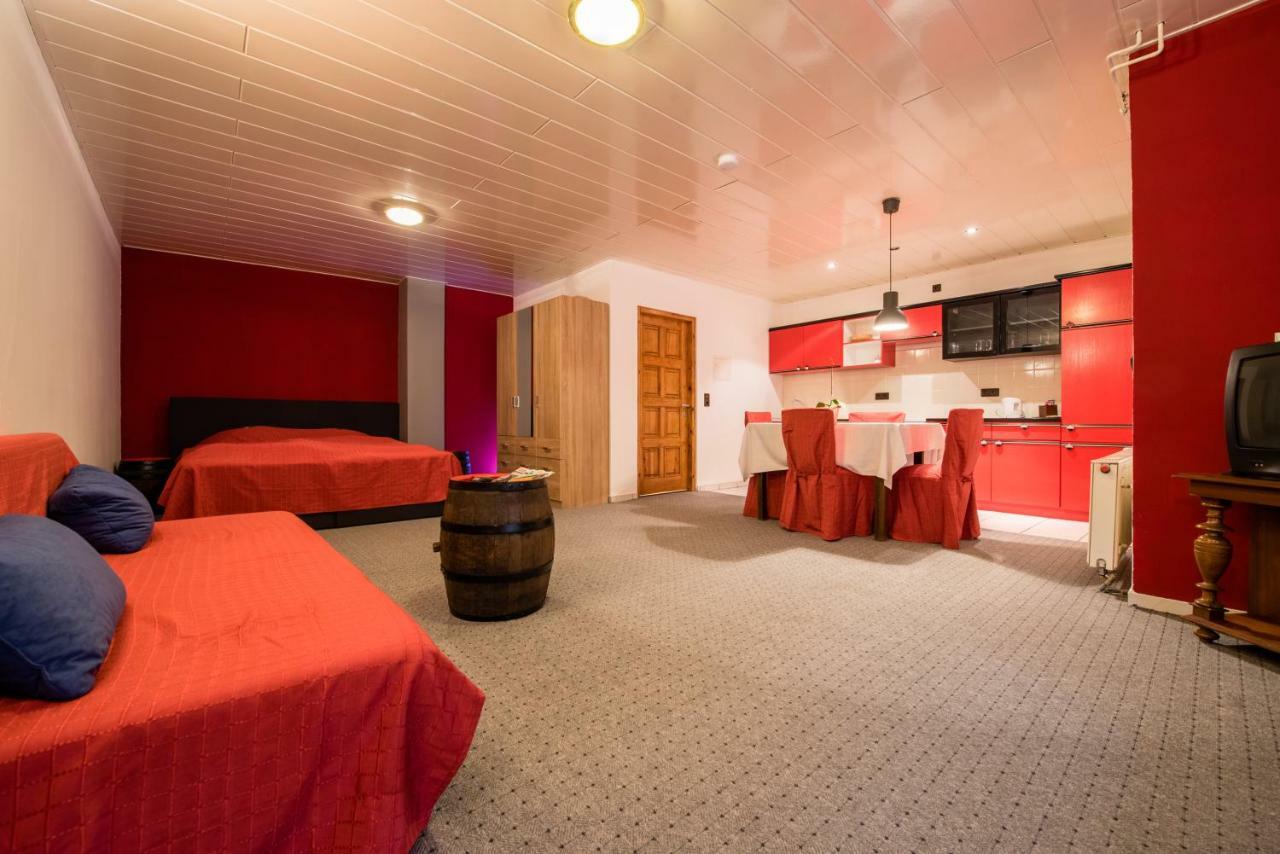 Hotel Weinschloesschen Im Weingut Roos Ilbesheim Exteriér fotografie